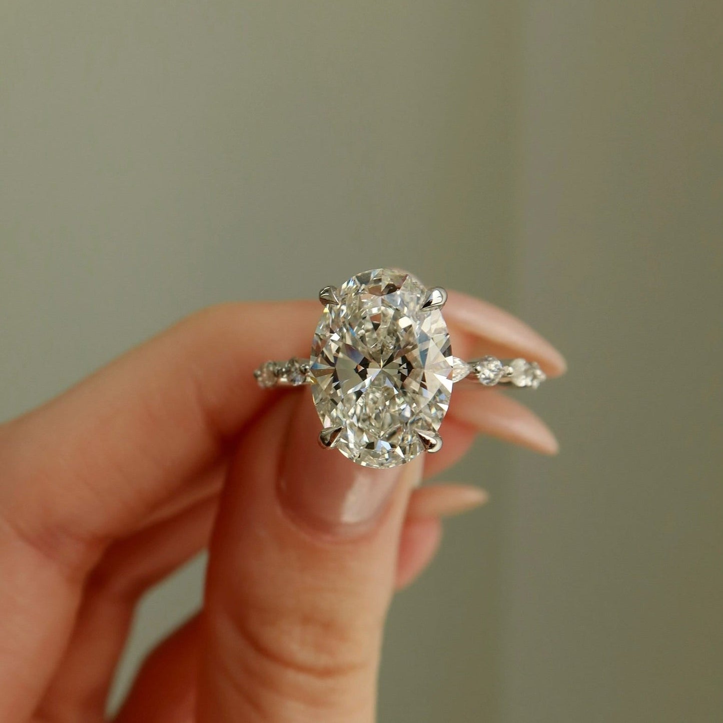 14K White Gold Oval Cut Diamond Pavé Engagement Ring - Ryan Diamonds Inc.