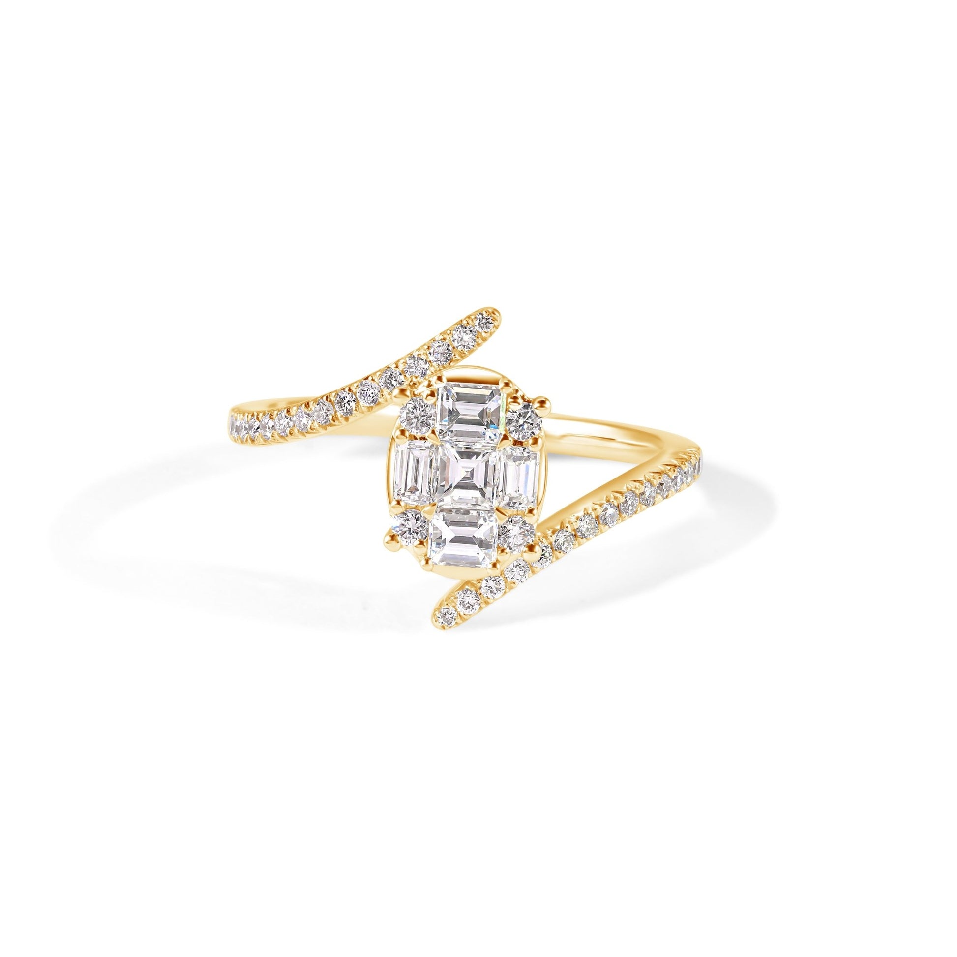 18k Oval Ladies Ring 
